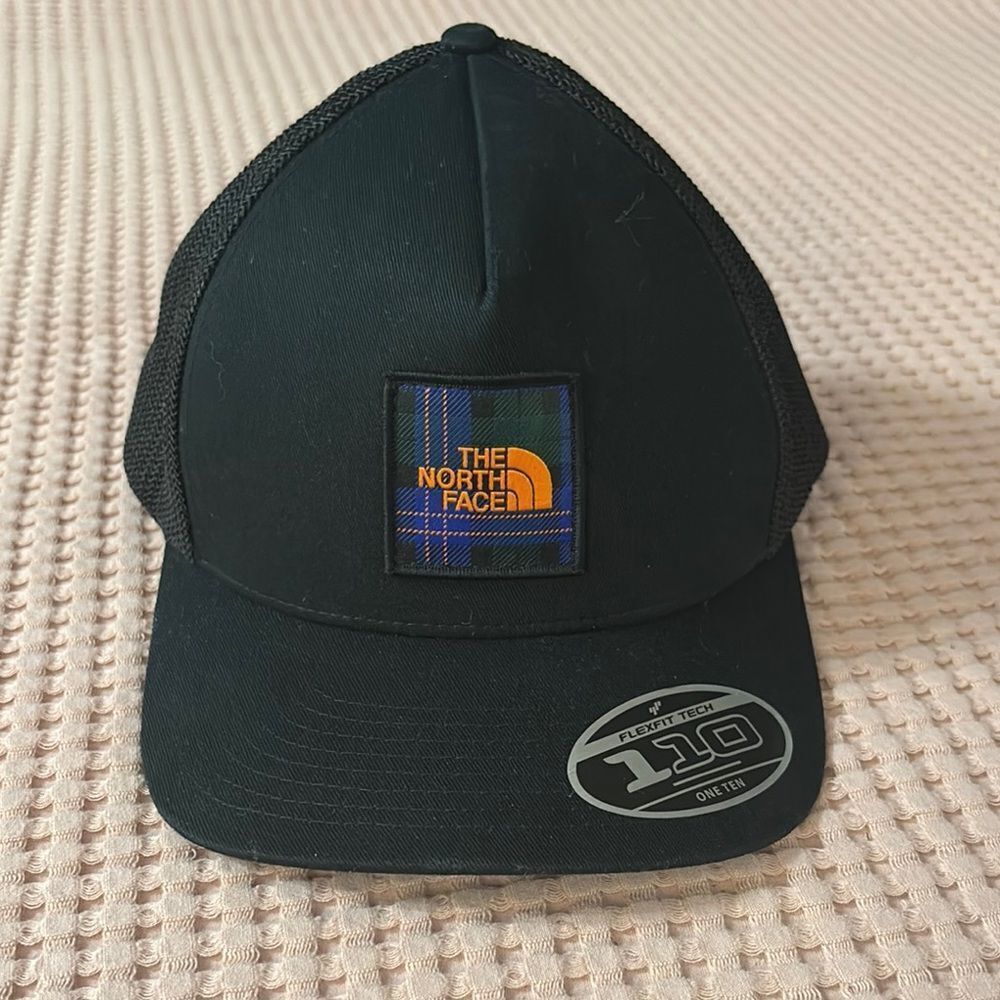NWOT The North Face Classic Black Cap W/Plaid Patch